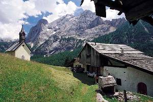 Ski Lodges, Mountain Refuges, Characteristic B&Bs and simply nice places to stay in Italy and the Italian Alps.